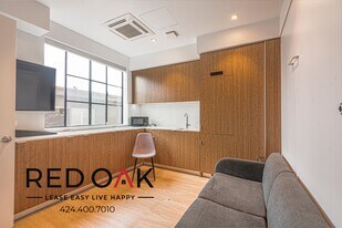 11649 Mayfield Ave, Unit 3C in Los Angeles, CA - Building Photo