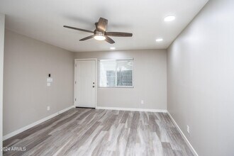 720 S Dobson Rd in Mesa, AZ - Building Photo - Building Photo