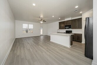 8433 Adelaide Dr in Temple, TX - Building Photo - Building Photo