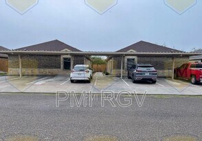 818 S Michigan St in Alton, TX - Building Photo