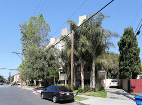 Louise Court Apartments in Los Angeles, CA - Building Photo - Building Photo