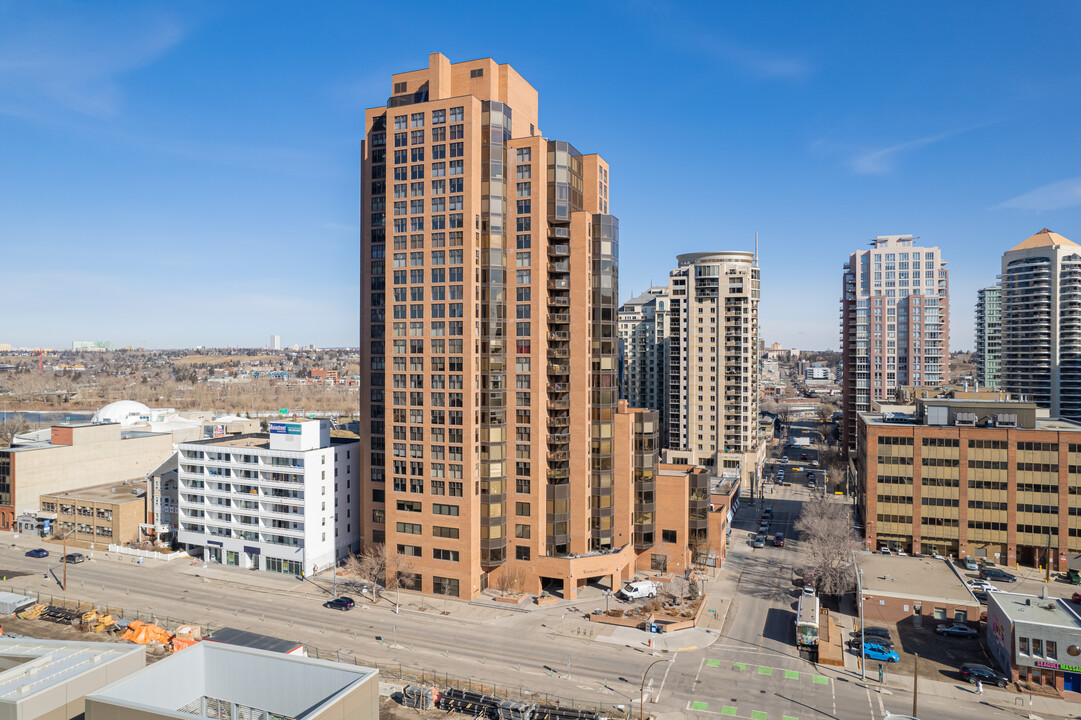 Westmount Place in Calgary, AB - Building Photo