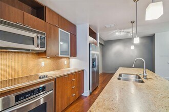 111 N 12th St in Tampa, FL - Foto de edificio - Building Photo