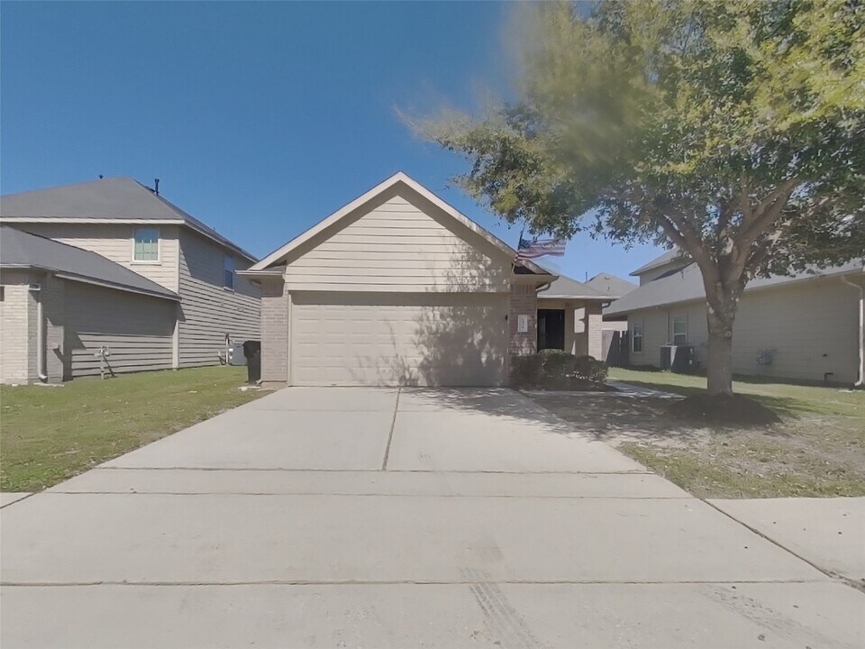 2331 Gianna Way in Houston, TX - Building Photo