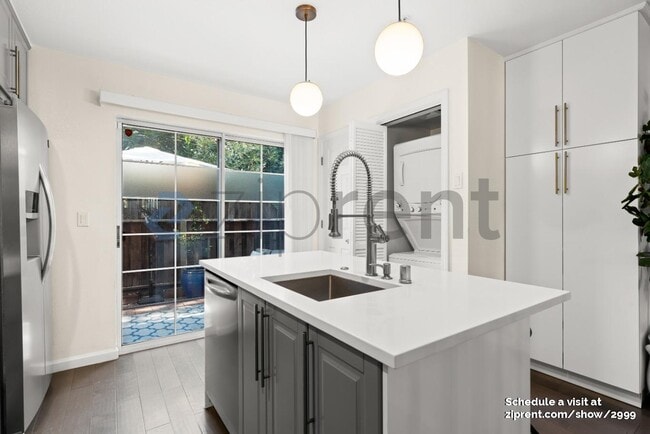 137 Margo Dr in Mountain View, CA - Foto de edificio - Building Photo