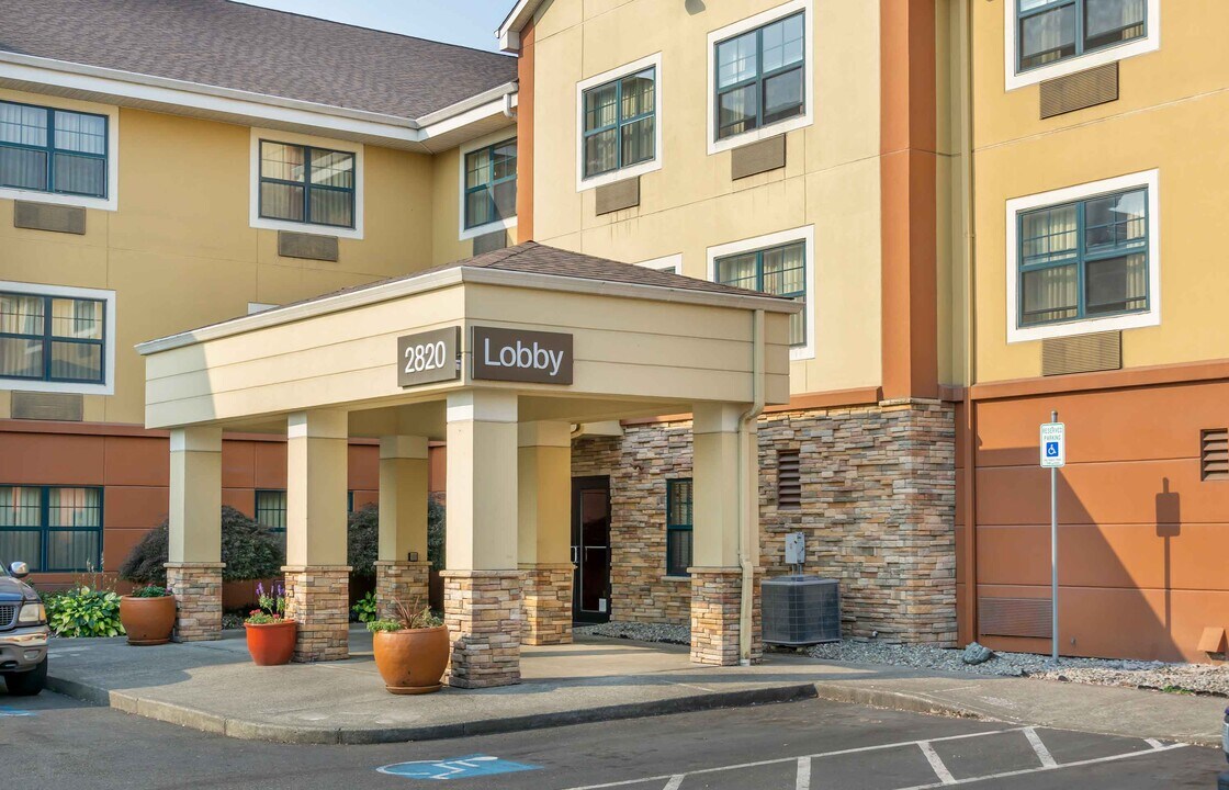 Furnished Studio-Tacoma - Fife in Fife, WA - Foto de edificio