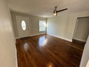 5407 Menard Ave in Galveston, TX - Building Photo - Building Photo