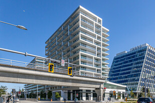 THE PARAMOUNT in Richmond, BC - Building Photo