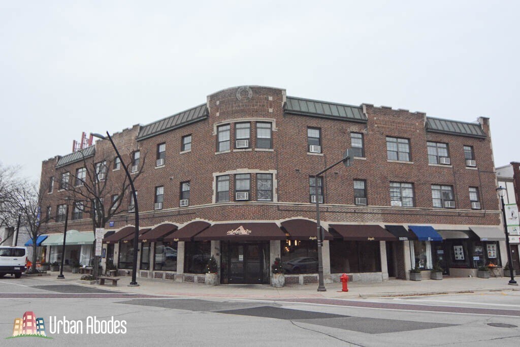 725 Saint Johns Ave, Unit A04C in Highland Park, IL - Foto de edificio