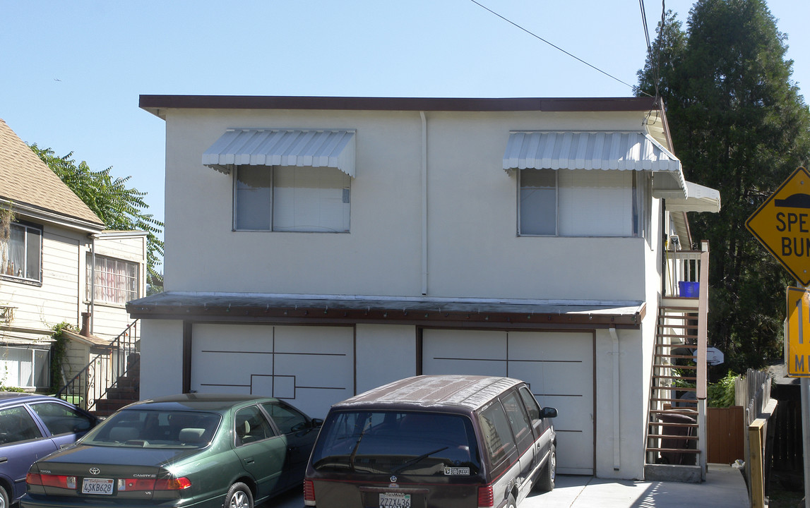 3270 Delaware St in Oakland, CA - Foto de edificio