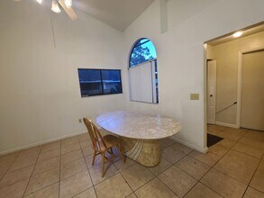 2842 SW 38th Pl in Gainesville, FL - Building Photo - Building Photo