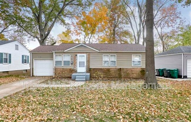 10128 Ashbrook Dr in St. Louis, MO - Building Photo - Building Photo