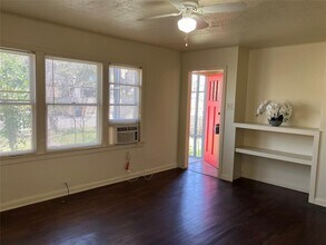 611 Clifford Dr in Austin, TX - Building Photo - Building Photo