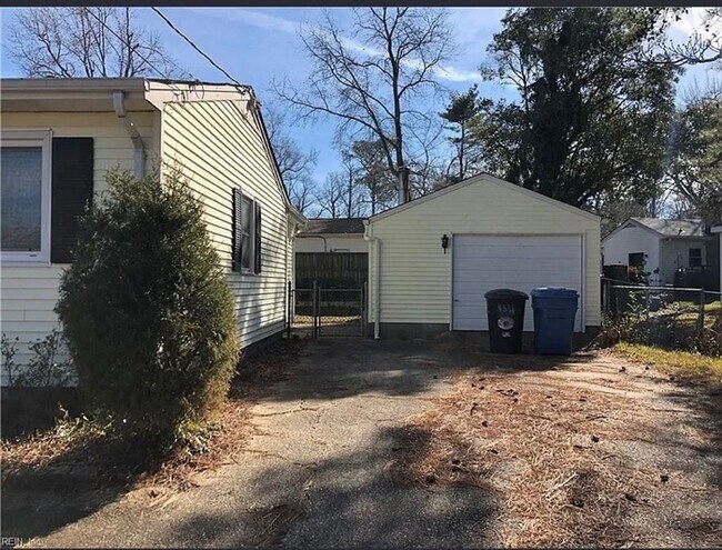 4521 Clyde St in Virginia Beach, VA - Building Photo - Building Photo