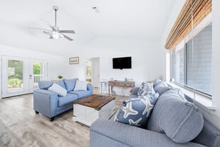 220 Sundial St, Unit SI ID1447107P in Panama City Beach, FL - Building Photo
