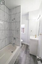 1309 Dupont St in Toronto, ON - Building Photo