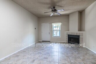 1933 Crossgate Park in San Antonio, TX - Building Photo - Building Photo