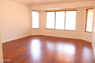 5375 W Kaler Cir in Glendale, AZ - Building Photo - Building Photo