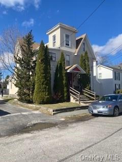 14 Glass St, Unit 2F in Port Jervis, NY - Foto de edificio