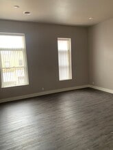210 N Main St in Mitchell, SD - Building Photo - Building Photo