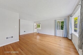 35 E Washington Blvd in Lombard, IL - Building Photo - Building Photo