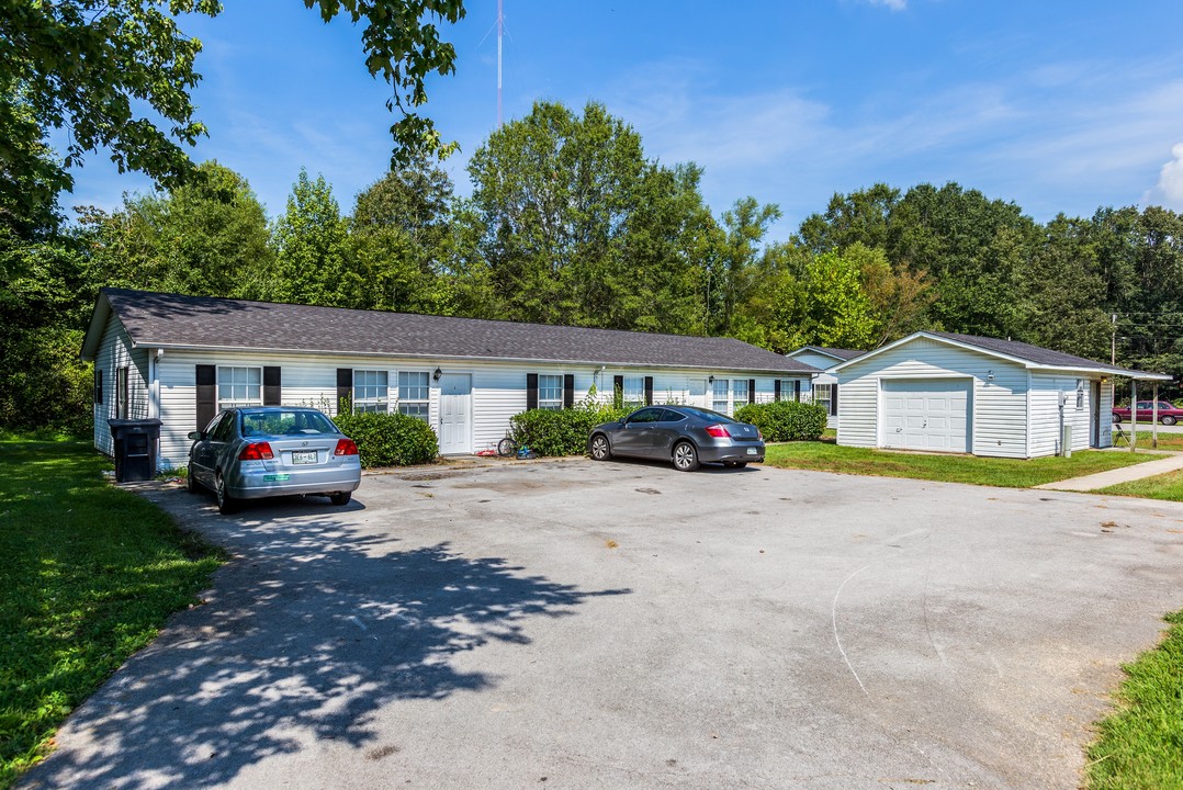 308 New Rock Creek Rd in Tullahoma, TN - Building Photo