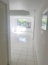 9156 Collins Ave, Unit 204 in Surfside, FL - Building Photo - Building Photo
