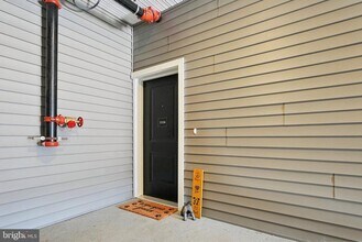 5104 Mary Ashby Wy in Pennington, NJ - Foto de edificio - Building Photo