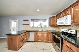 23927 Verngate Dr in Spring, TX - Building Photo - Building Photo