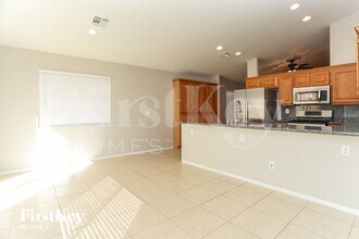 9037 Meisenheimer Ave in Las Vegas, NV - Foto de edificio - Building Photo