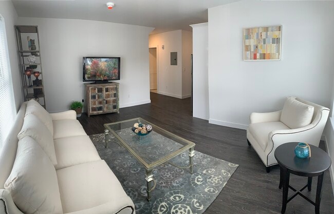 68 Park Ave, Unit 1G