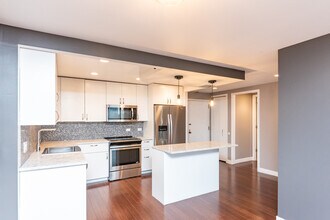 10 E Ontario St, Unit 2801 in Chicago, IL - Foto de edificio - Building Photo
