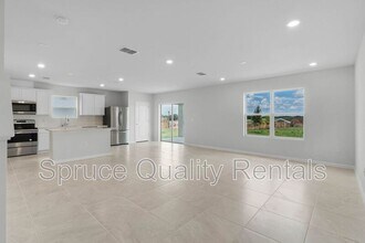 7744 Syracuse Dr in Clermont, FL - Building Photo - Building Photo