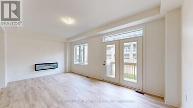 3183 Crystal Dr in Oakville, ON - Building Photo - Building Photo