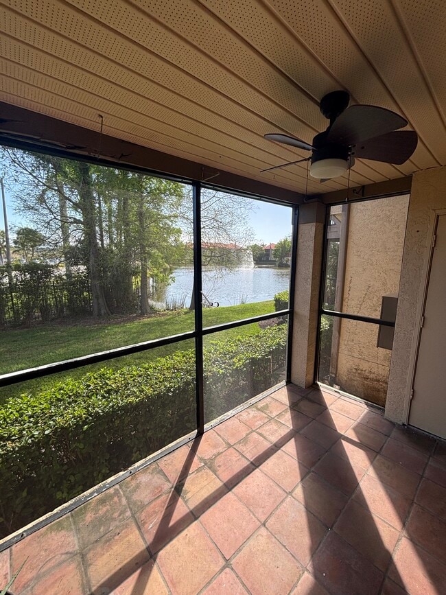 2400 Feather Sound Dr, Unit 1412 in Clearwater, FL - Foto de edificio - Building Photo