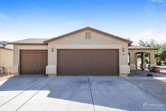 property at 985 E Silktassel Trail