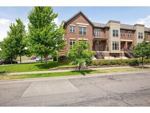 731 Victoria Street S in St. Paul, MN - Building Photo - Building Photo