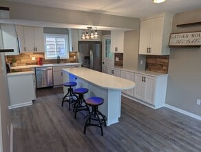 303 Hill St in Bridgeville, PA - Building Photo - Building Photo