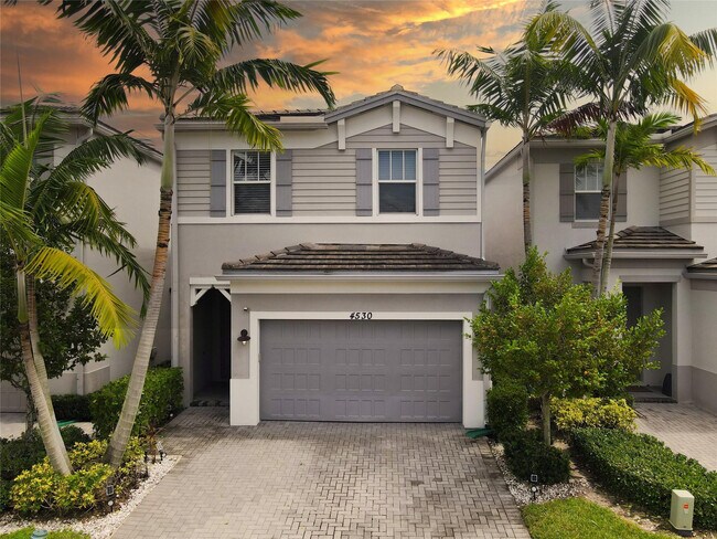 4530 NW 48th Terrace in Tamarac, FL - Building Photo - Building Photo