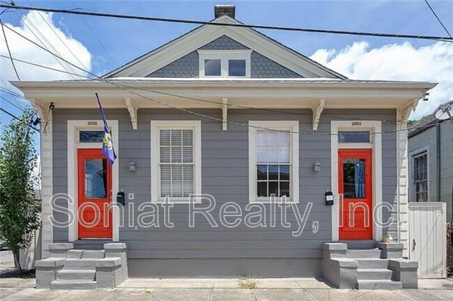 property at 3253 Annunciation St