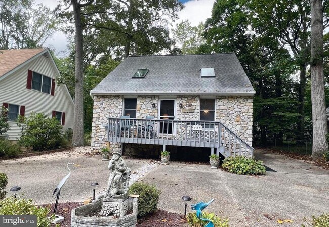 property at 33179 Woodland Ct S