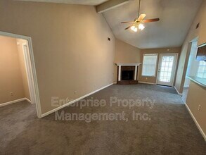 1091 Nolan Ln in Cordova, TN - Building Photo - Building Photo