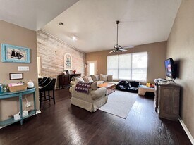 704 Horseshoe Bay Blvd in Horseshoe Bay, TX - Building Photo