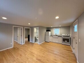 154 Park St in Wareham, MA - Building Photo - Building Photo