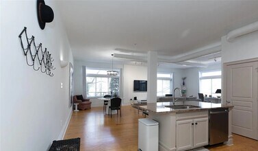 404 N Laurel Ave in Charlotte, NC - Building Photo - Building Photo