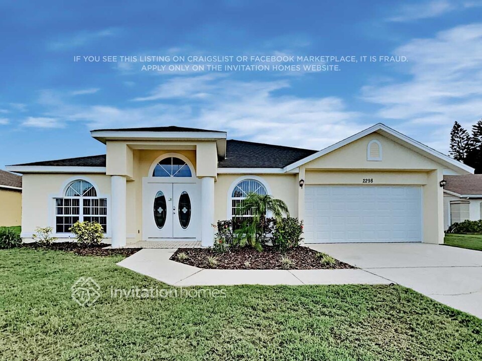 2298 Couples Dr in Lakeland, FL - Building Photo