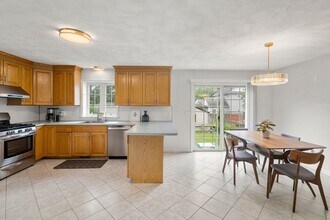 477 Sprague St in Dedham, MA - Building Photo - Building Photo