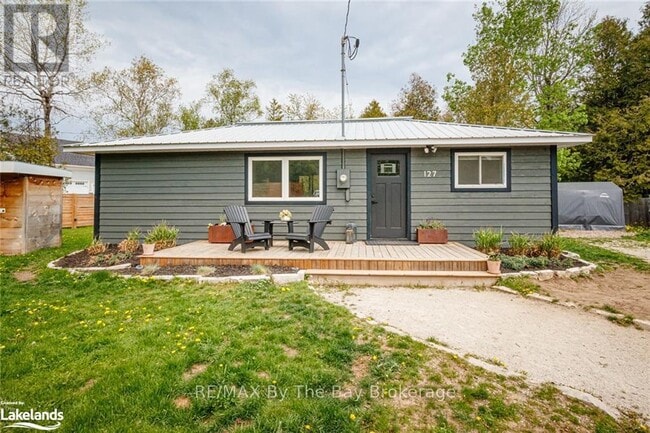 property at 127 Glenlake Blvd