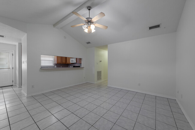 1425 Western Oaks Ct in Bryan, TX - Foto de edificio - Building Photo