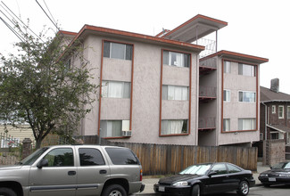 732 E 20th St in Oakland, CA - Building Photo - Building Photo